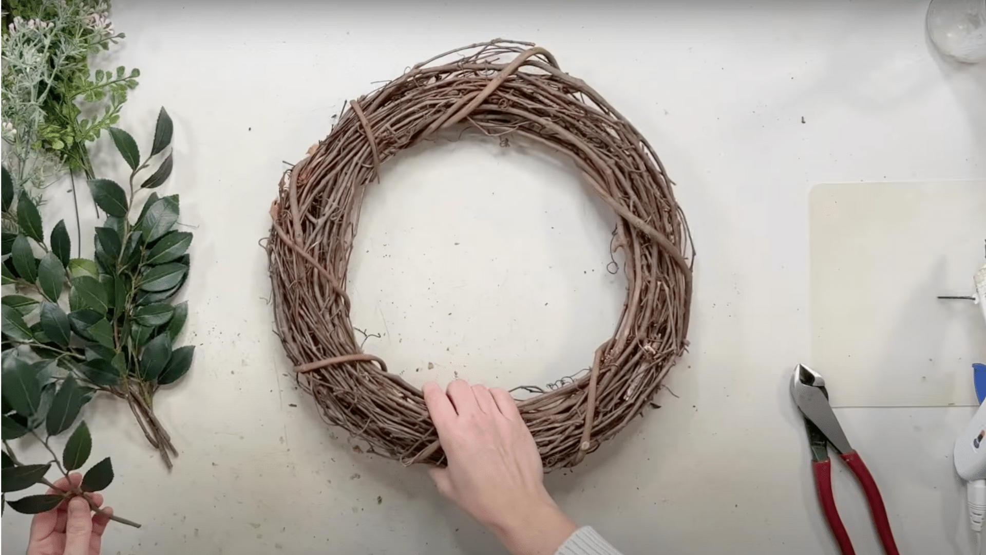 Step_1_Prepare_Your_Wreath_Base